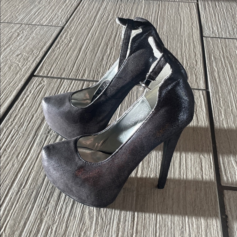 Breckelles Shimmering Black Heels